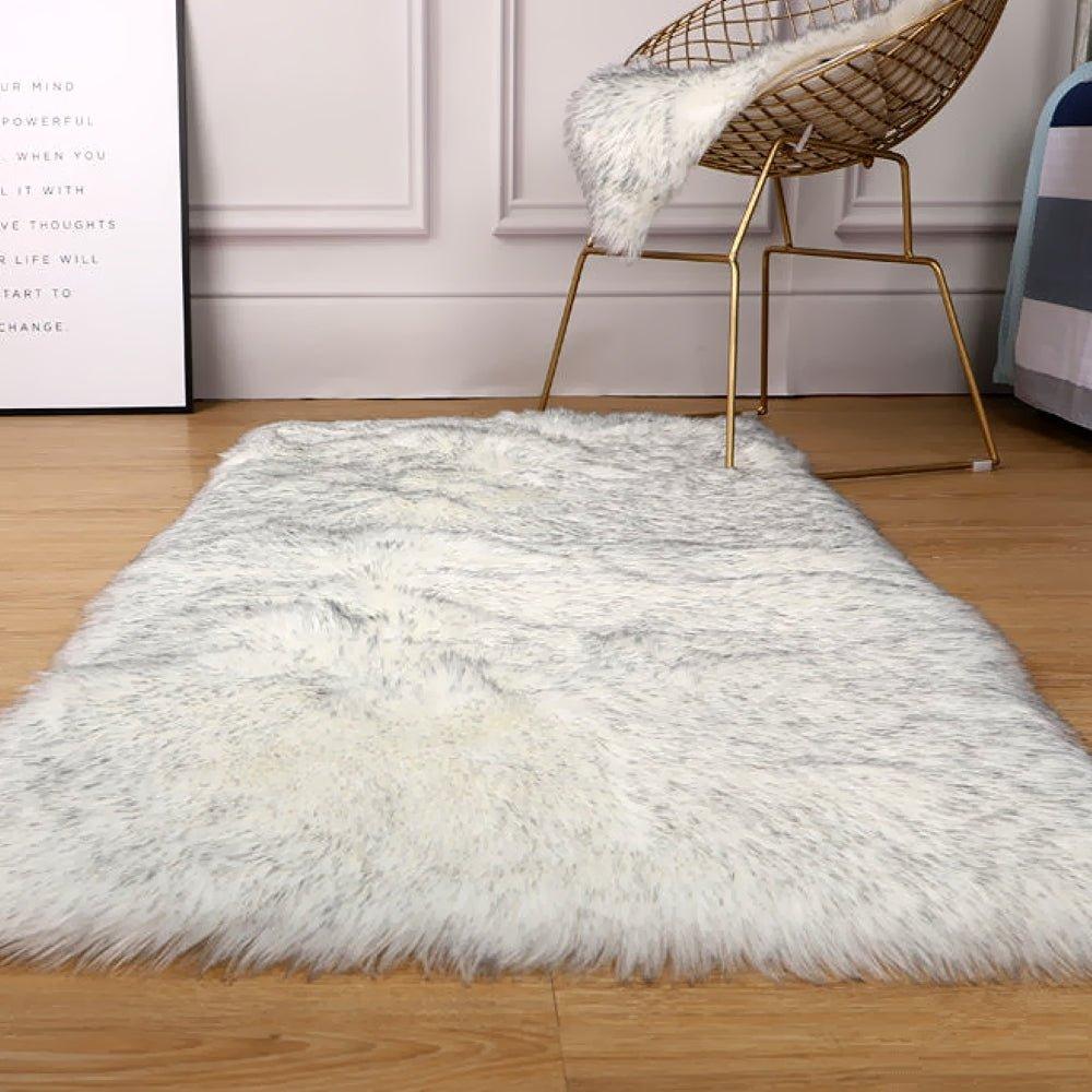 Large Shaggy Faux Fur Sheepskin Rug (120x180cm)