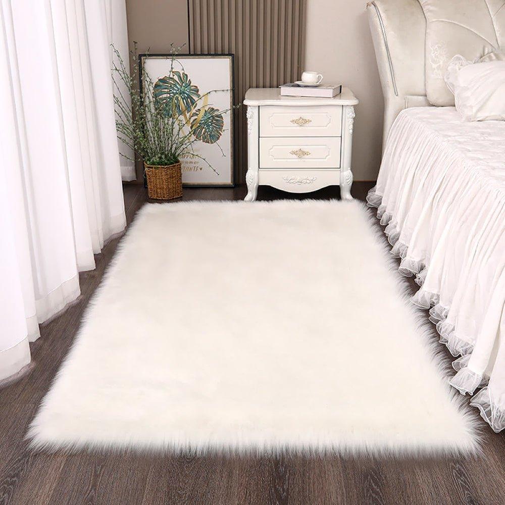 Large Shaggy Faux Fur Sheepskin Rug (120x180cm)