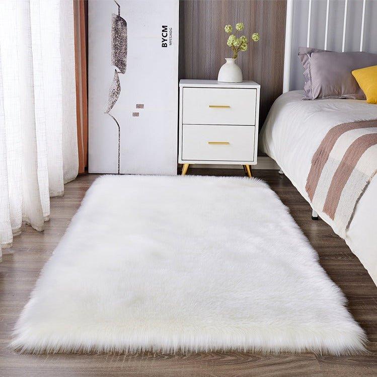 Large Shaggy Faux Fur Sheepskin Rug (120x180cm)